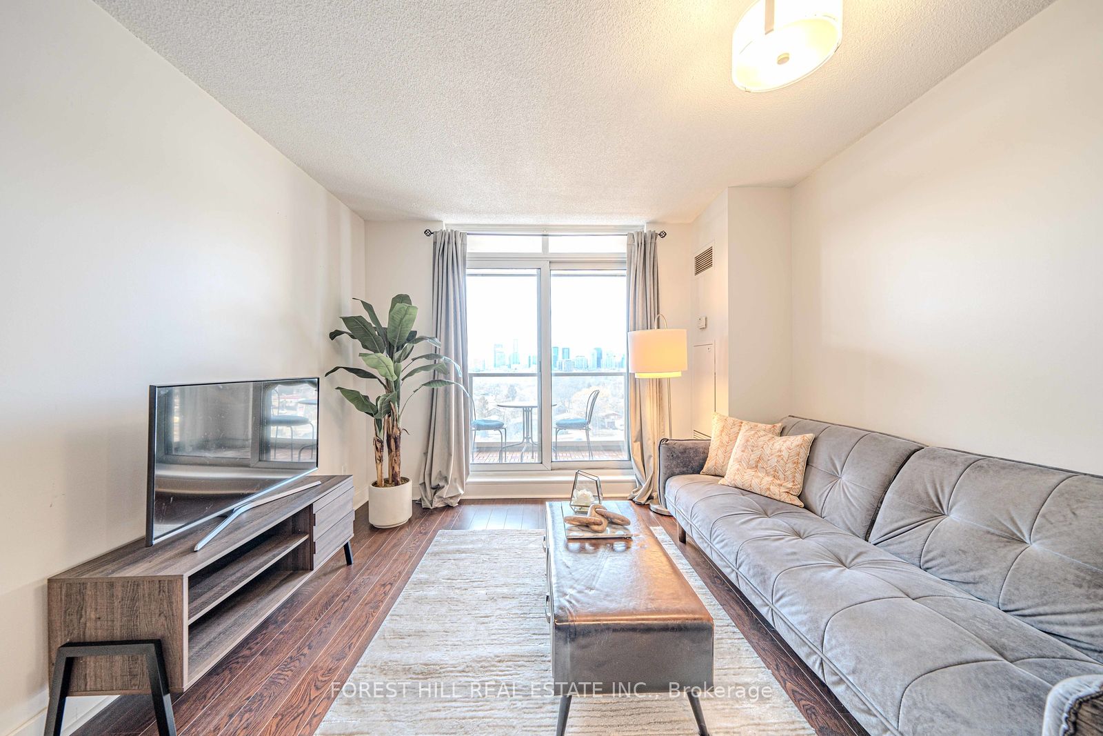 18 Kenaston Gdns, #1010