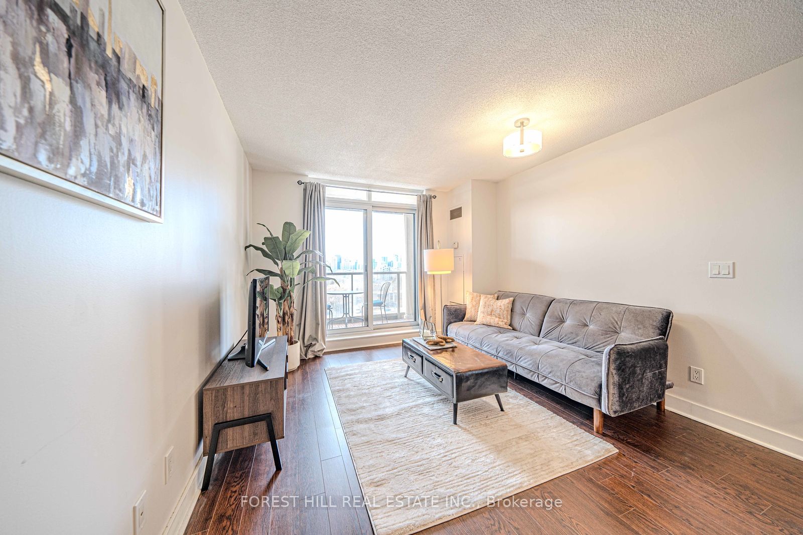 18 Kenaston Gdns, #1010