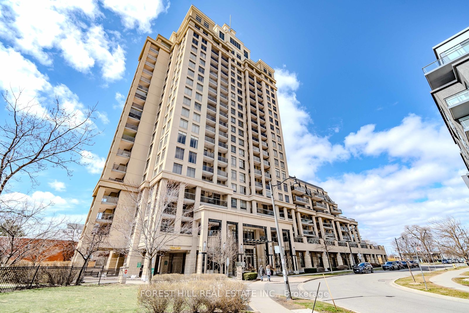 18 Kenaston Gdns, #1010