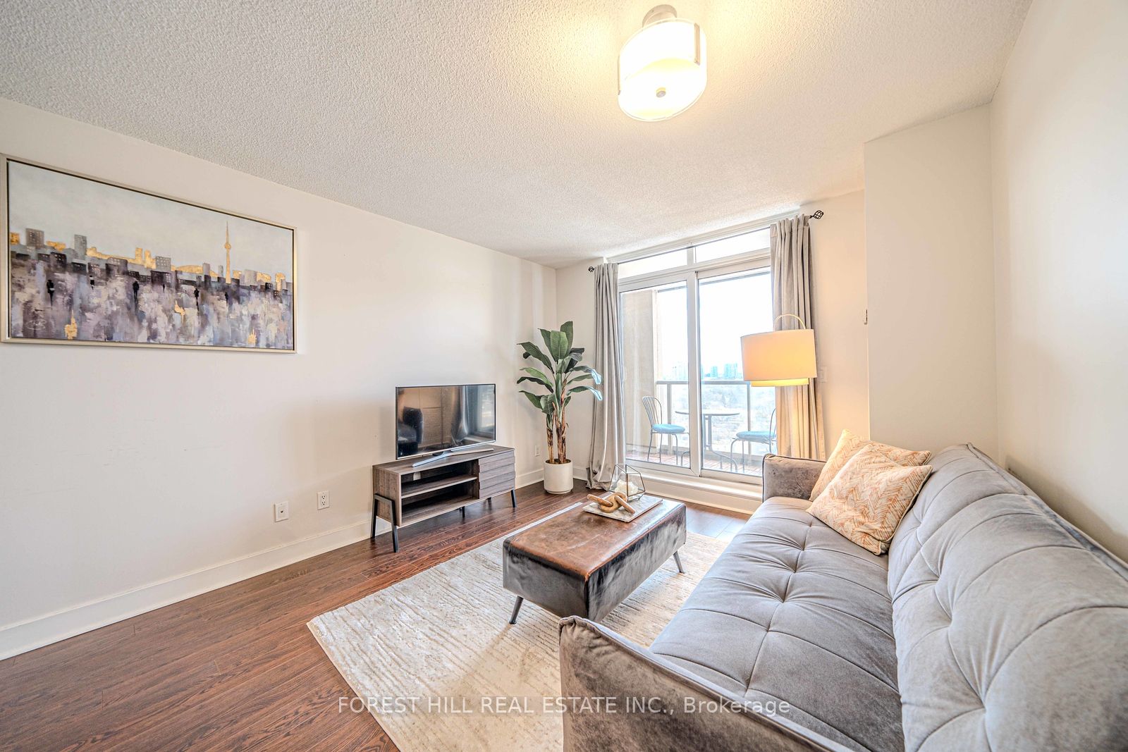 18 Kenaston Gdns, #1010