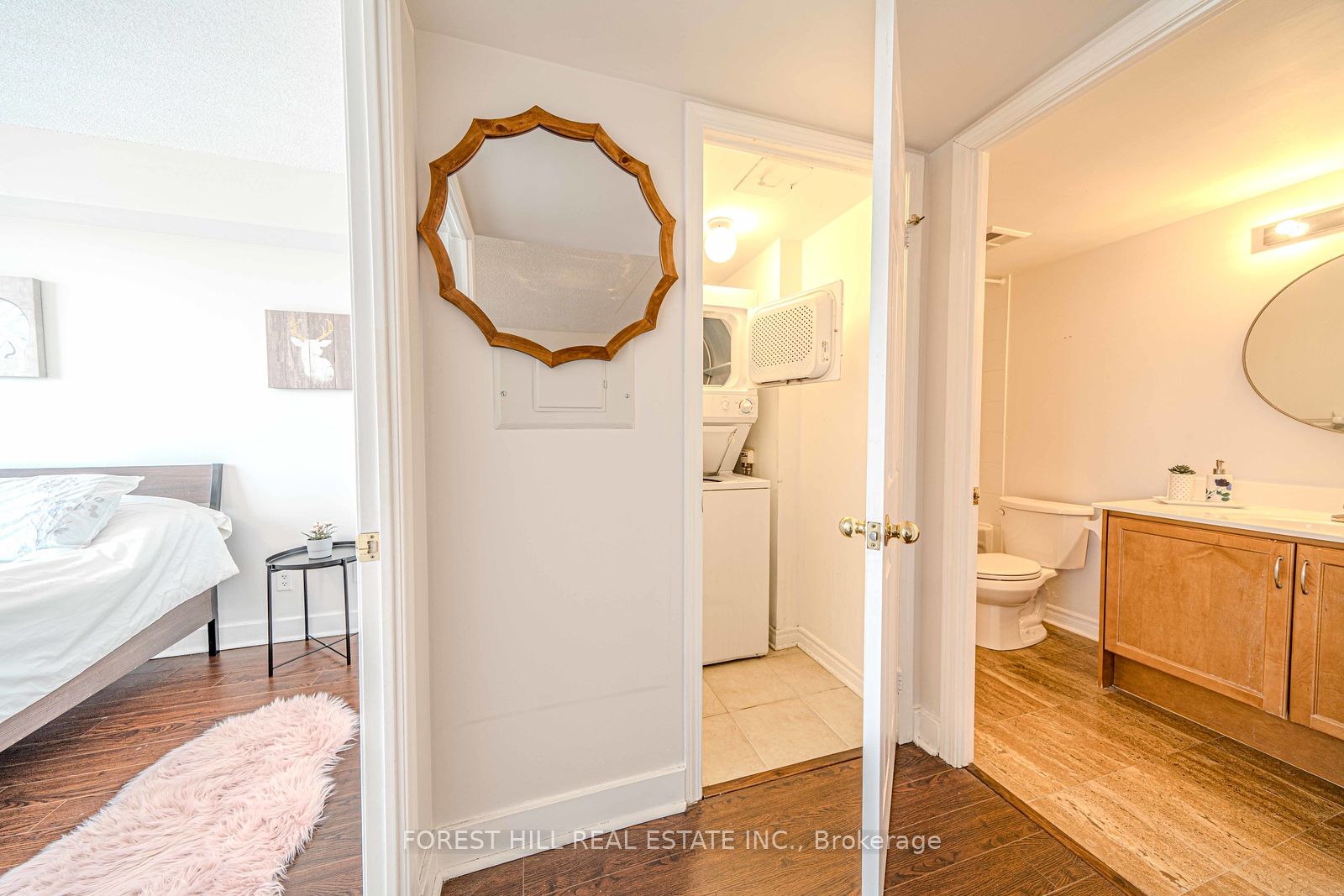 18 Kenaston Gdns, #1010