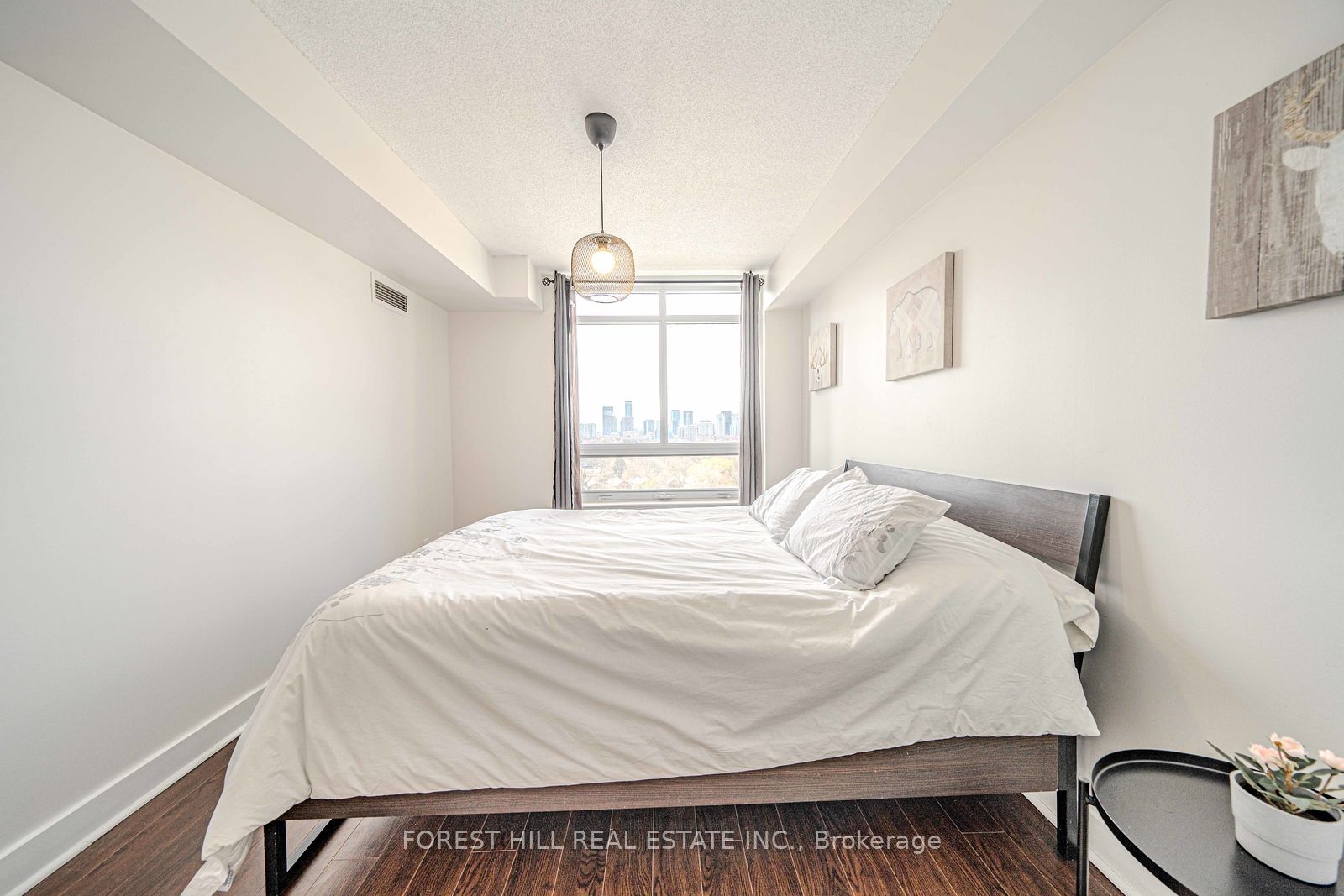 18 Kenaston Gdns, #1010