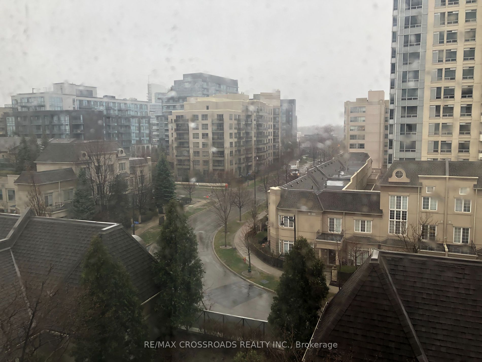 1 Rean Dr, #402