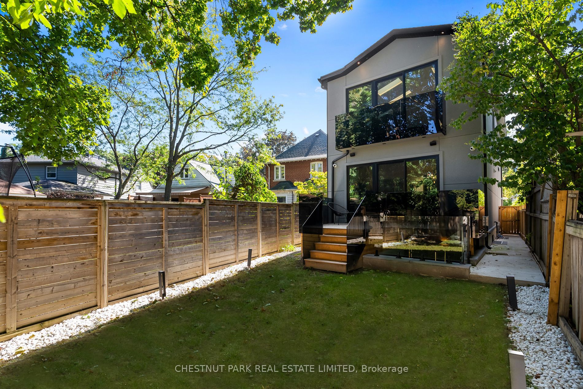 4 Douglas Crescent
