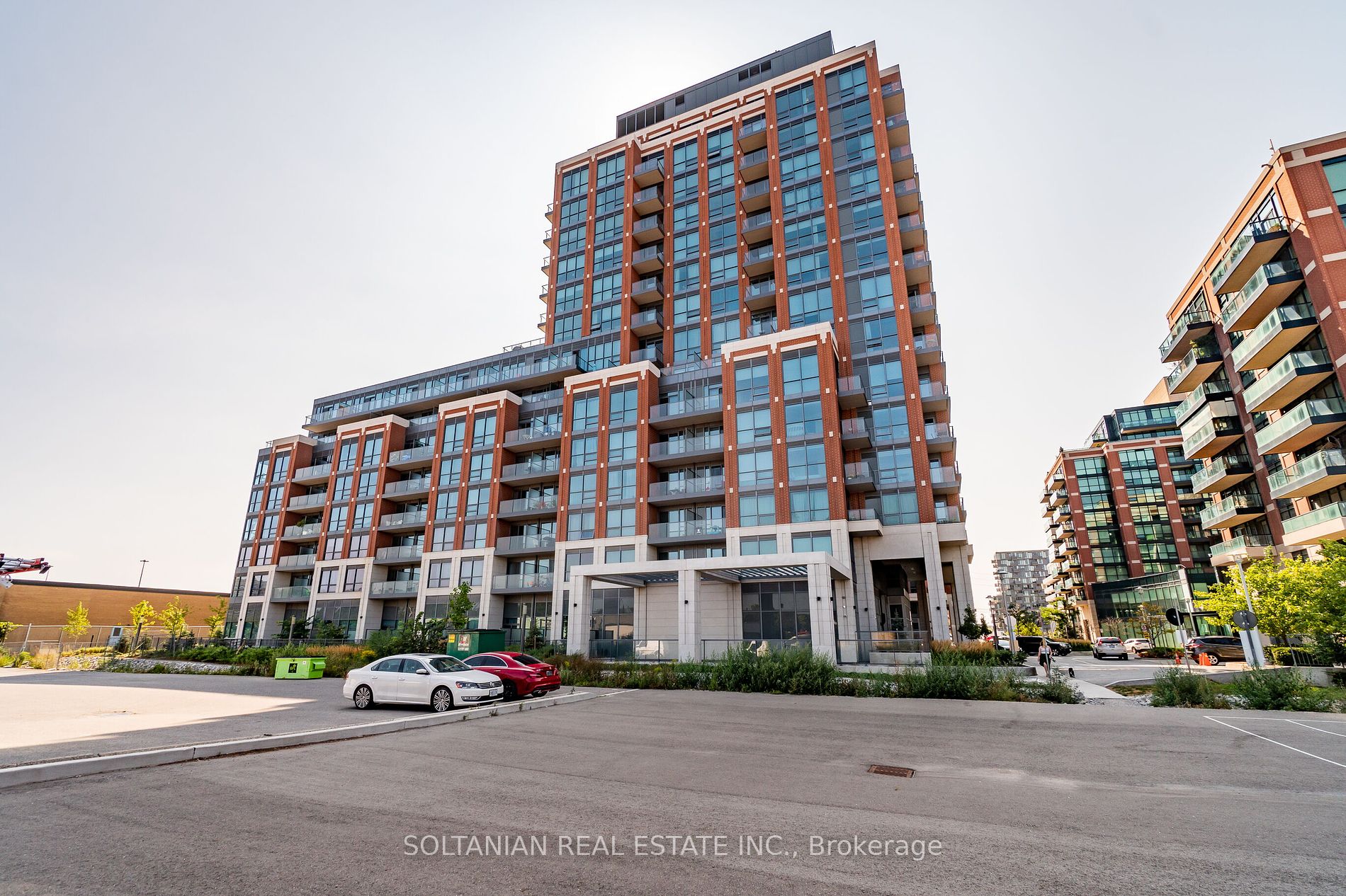 31 Tippett Rd, #728