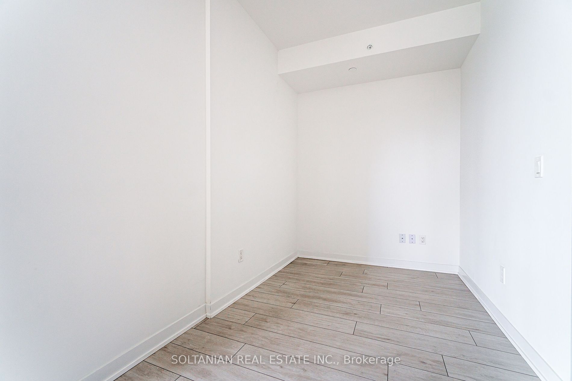 31 Tippett Rd, #728