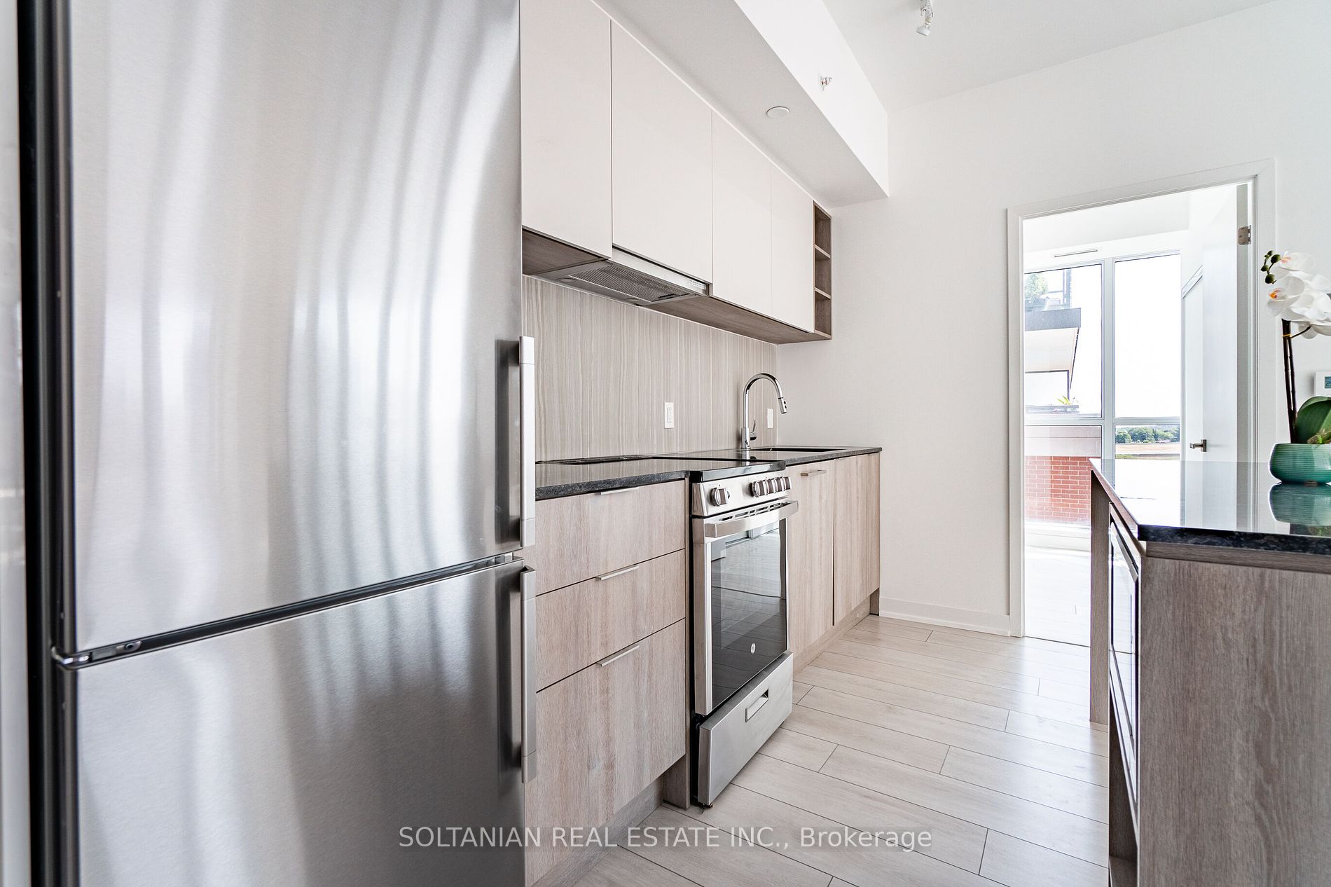 31 Tippett Rd, #728