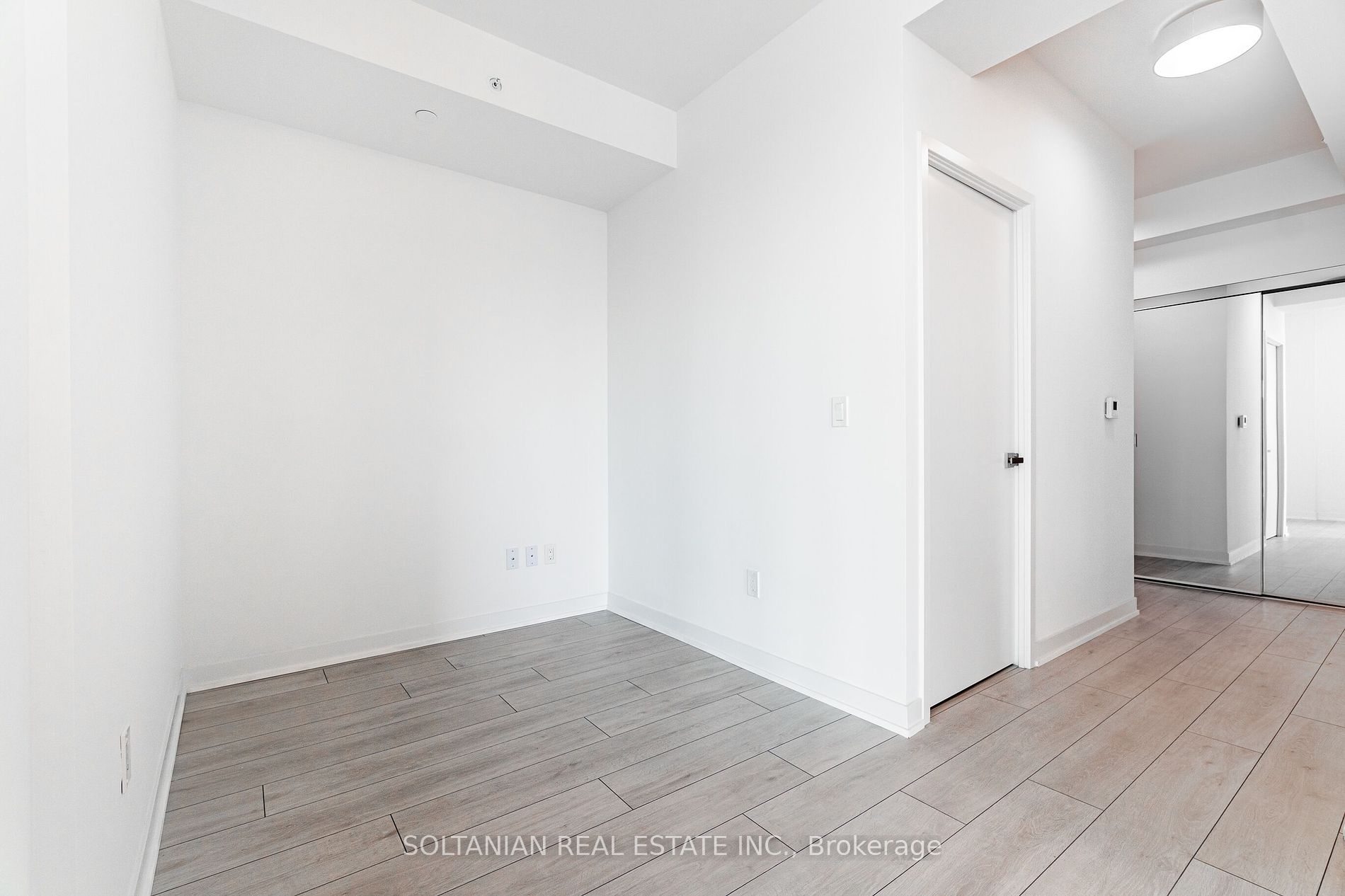 31 Tippett Rd, #728