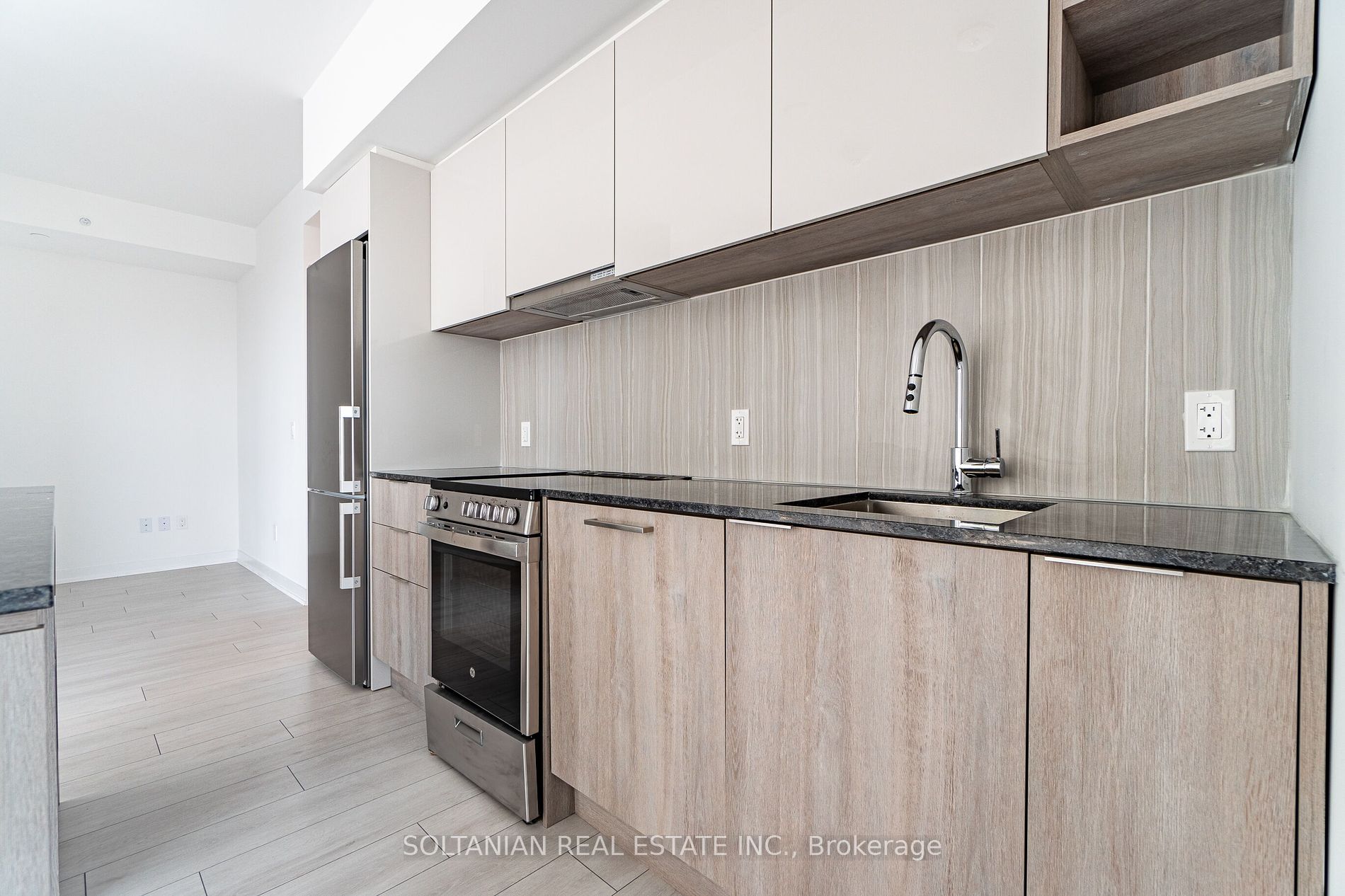 31 Tippett Rd, #728