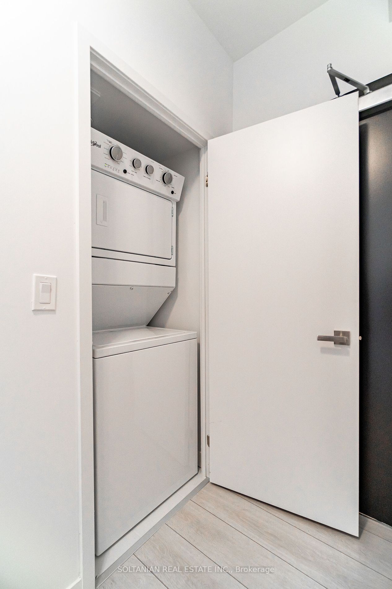 31 Tippett Rd, #728
