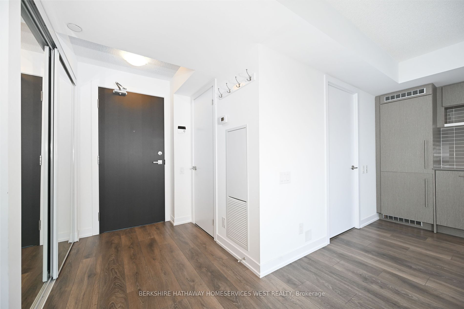 365 Church St, #808