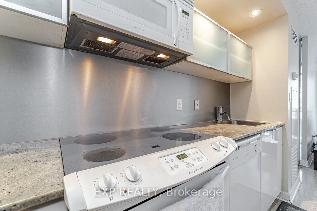 4K Spadina Avenue, #722