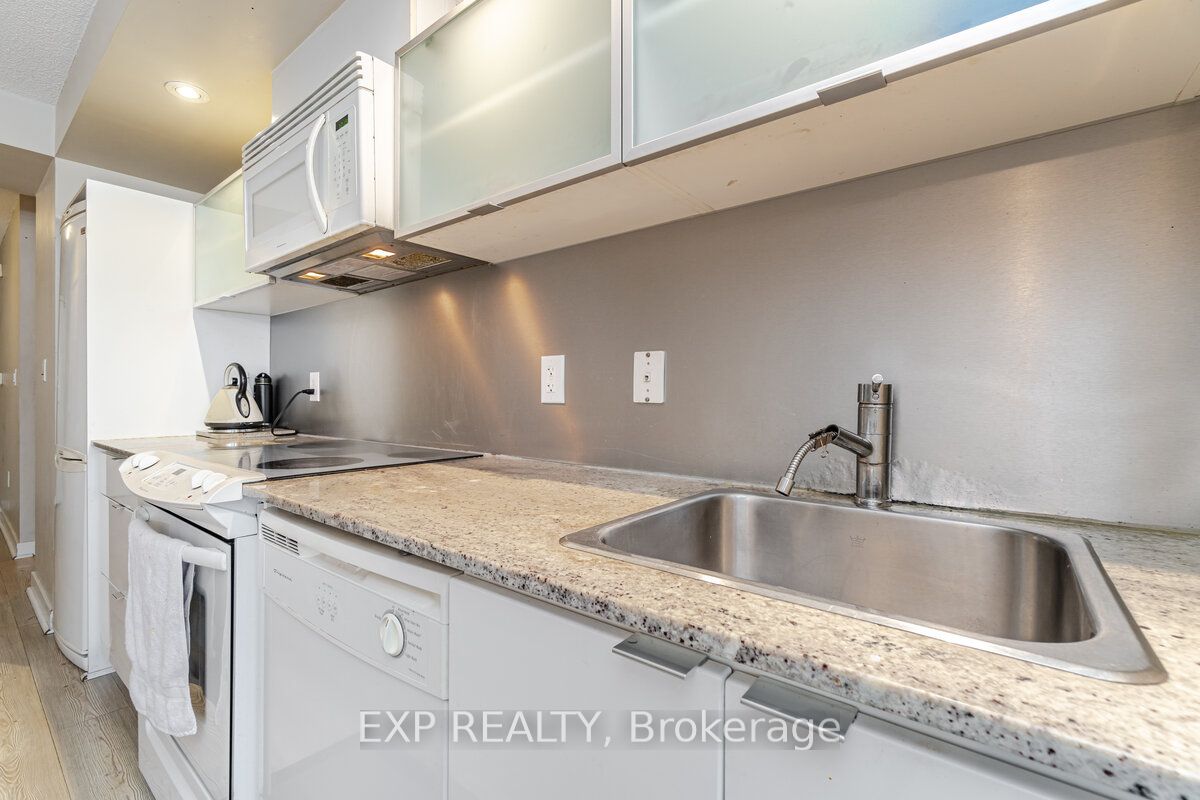 4K Spadina Avenue, #722