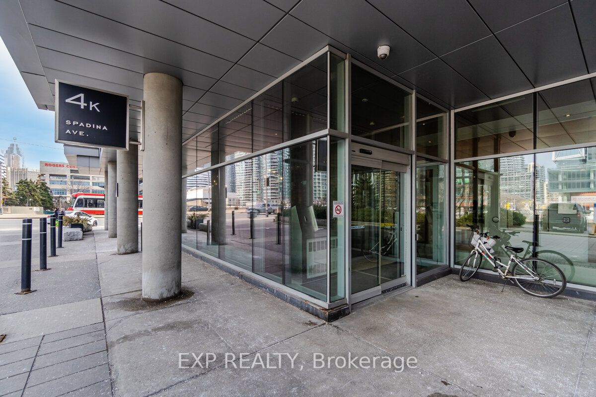 4K Spadina Avenue, #722