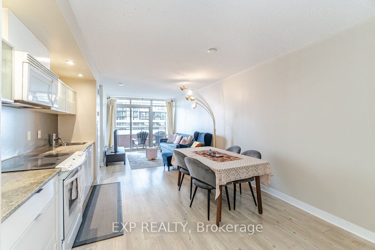 4K Spadina Avenue, #722