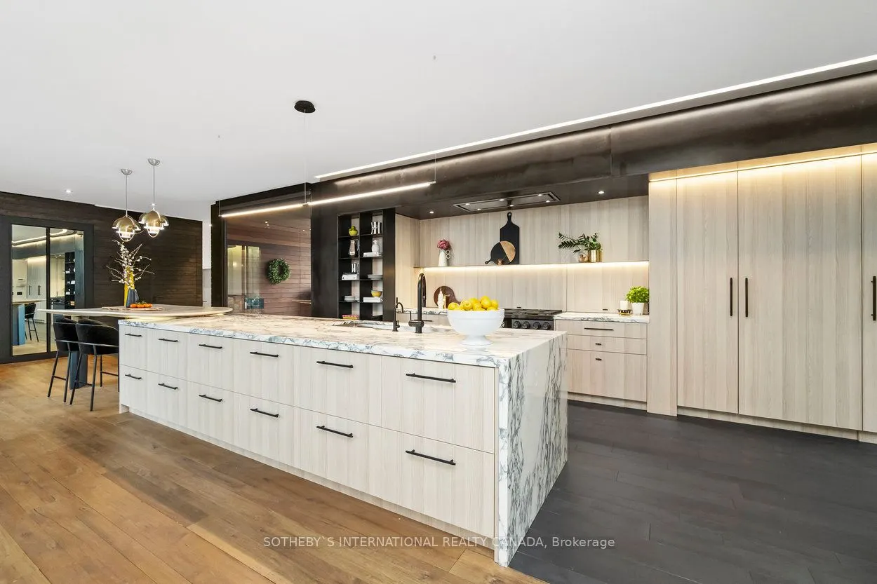 95 Riverview Dr