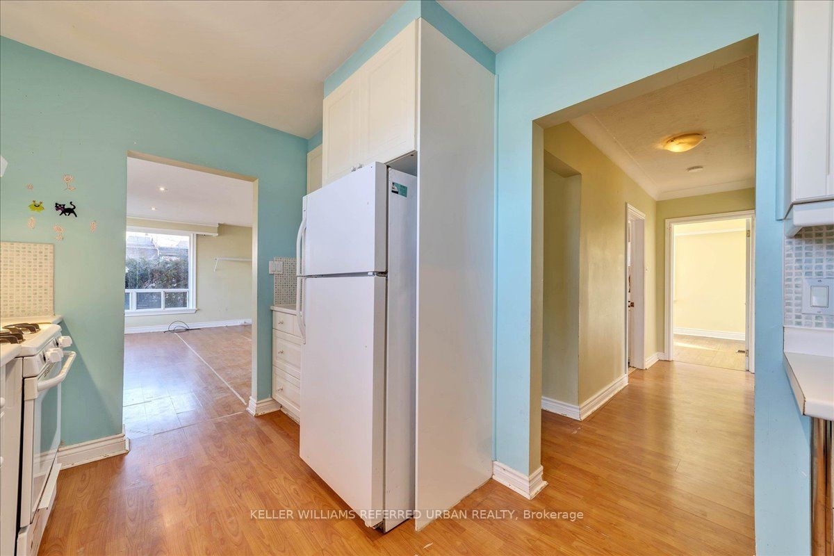 286 Churchill Avenue