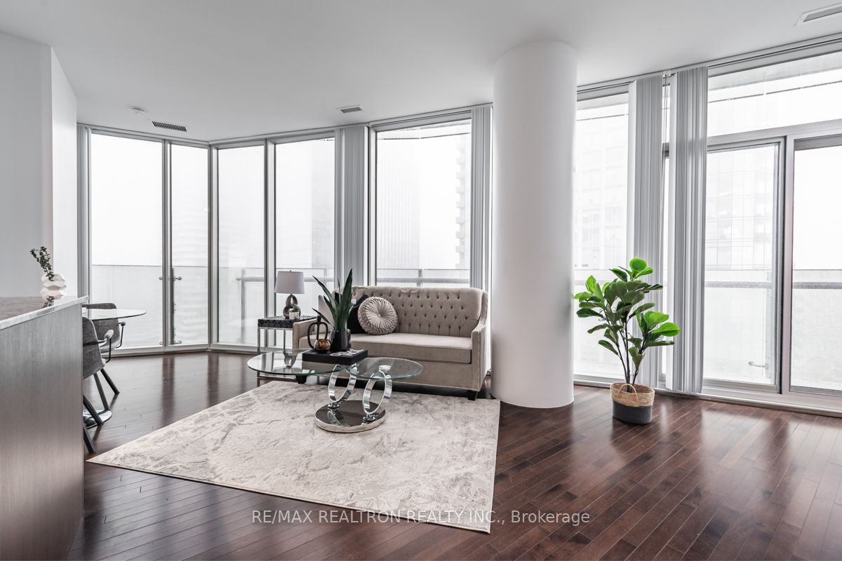 12 York St, #3002