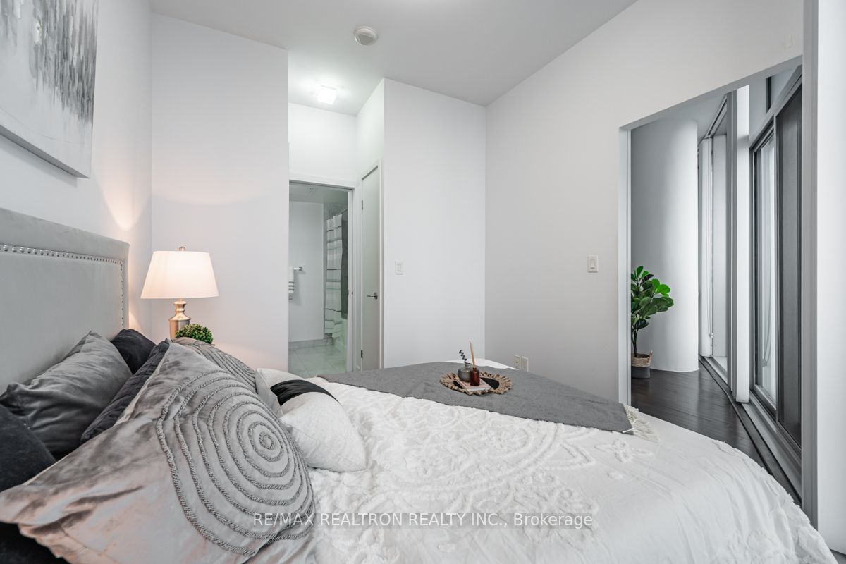 12 York St, #3002