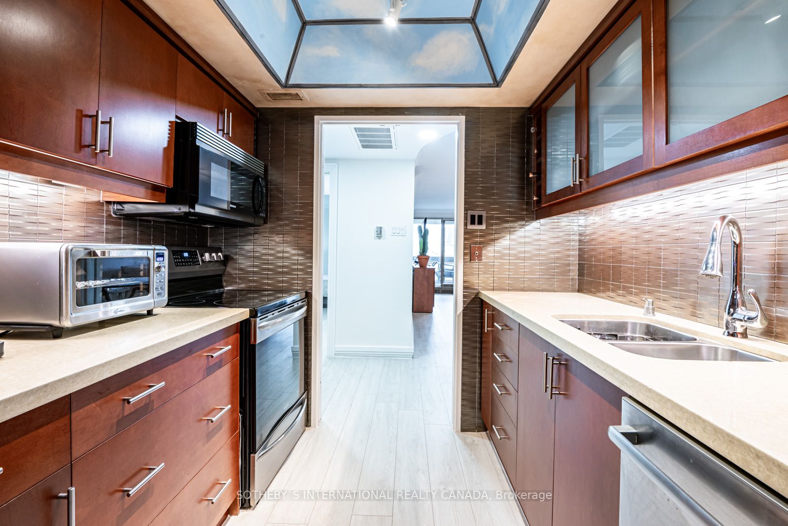 61 St Clair Ave W, #1504