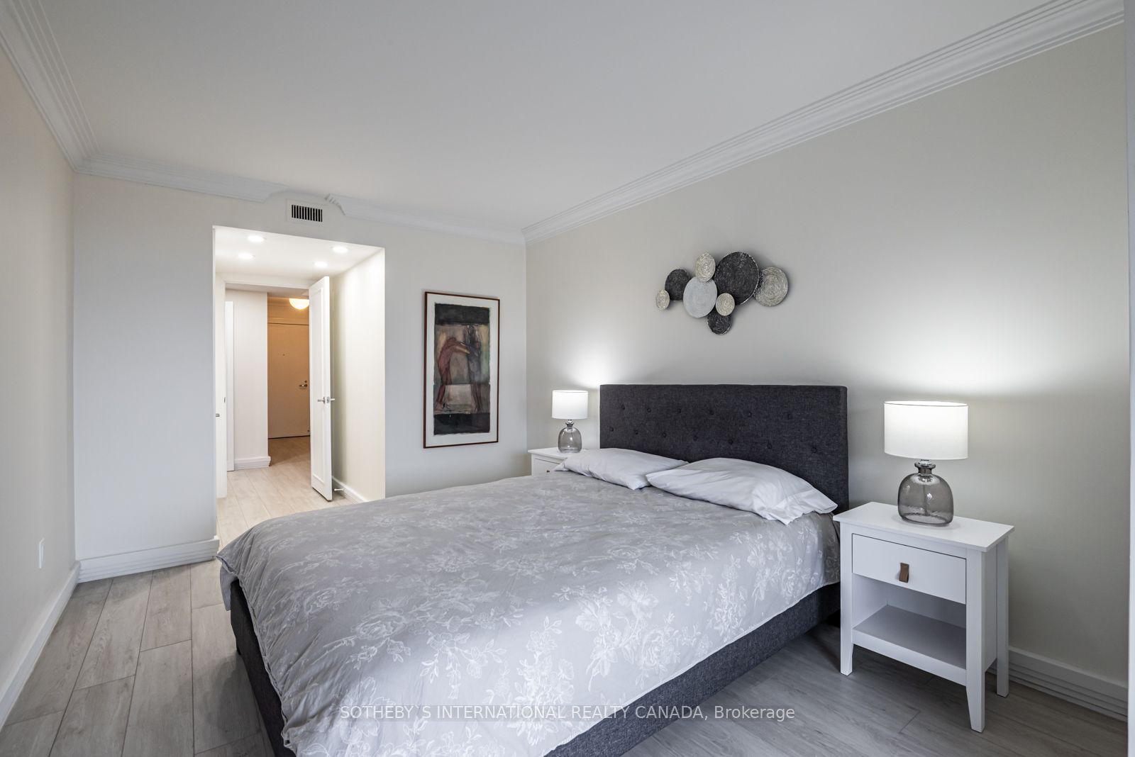 61 St Clair Ave W, #1504