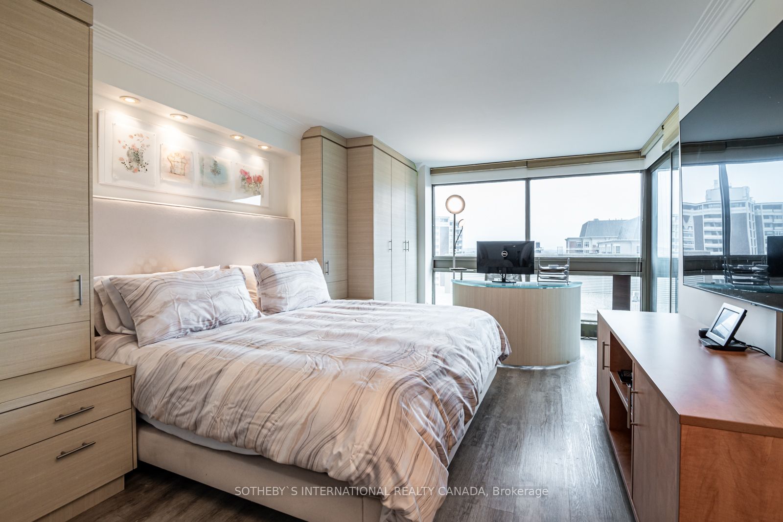 61 St Clair Ave W, #1504