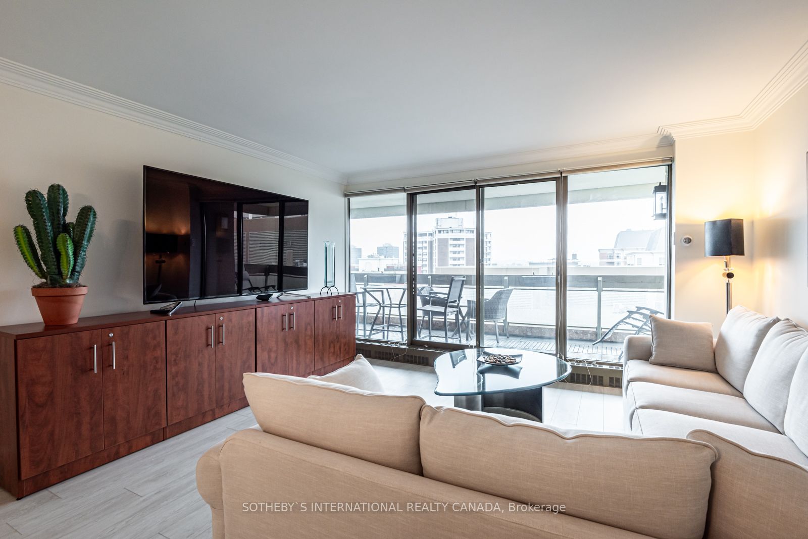 61 St Clair Ave W, #1504