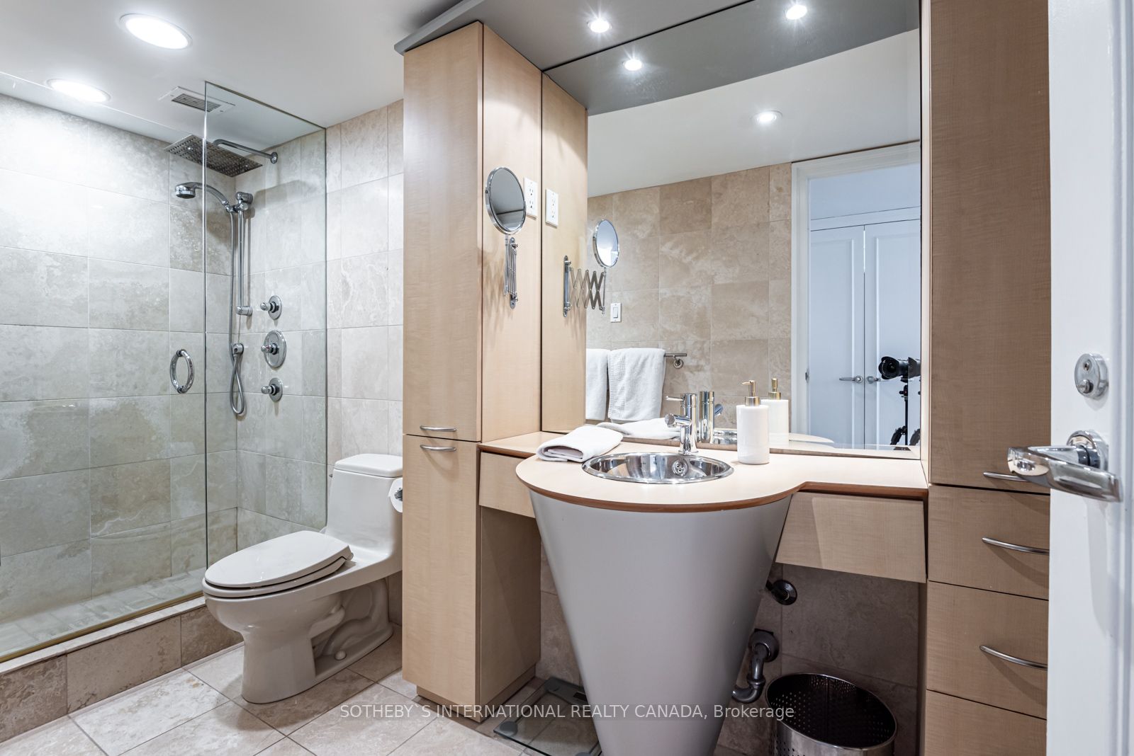 61 St Clair Ave W, #1504