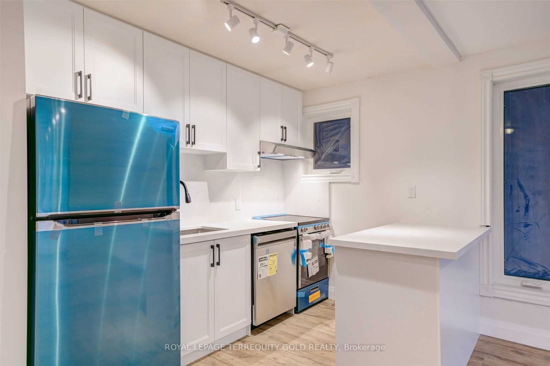 41 Summerhill Avenue #1