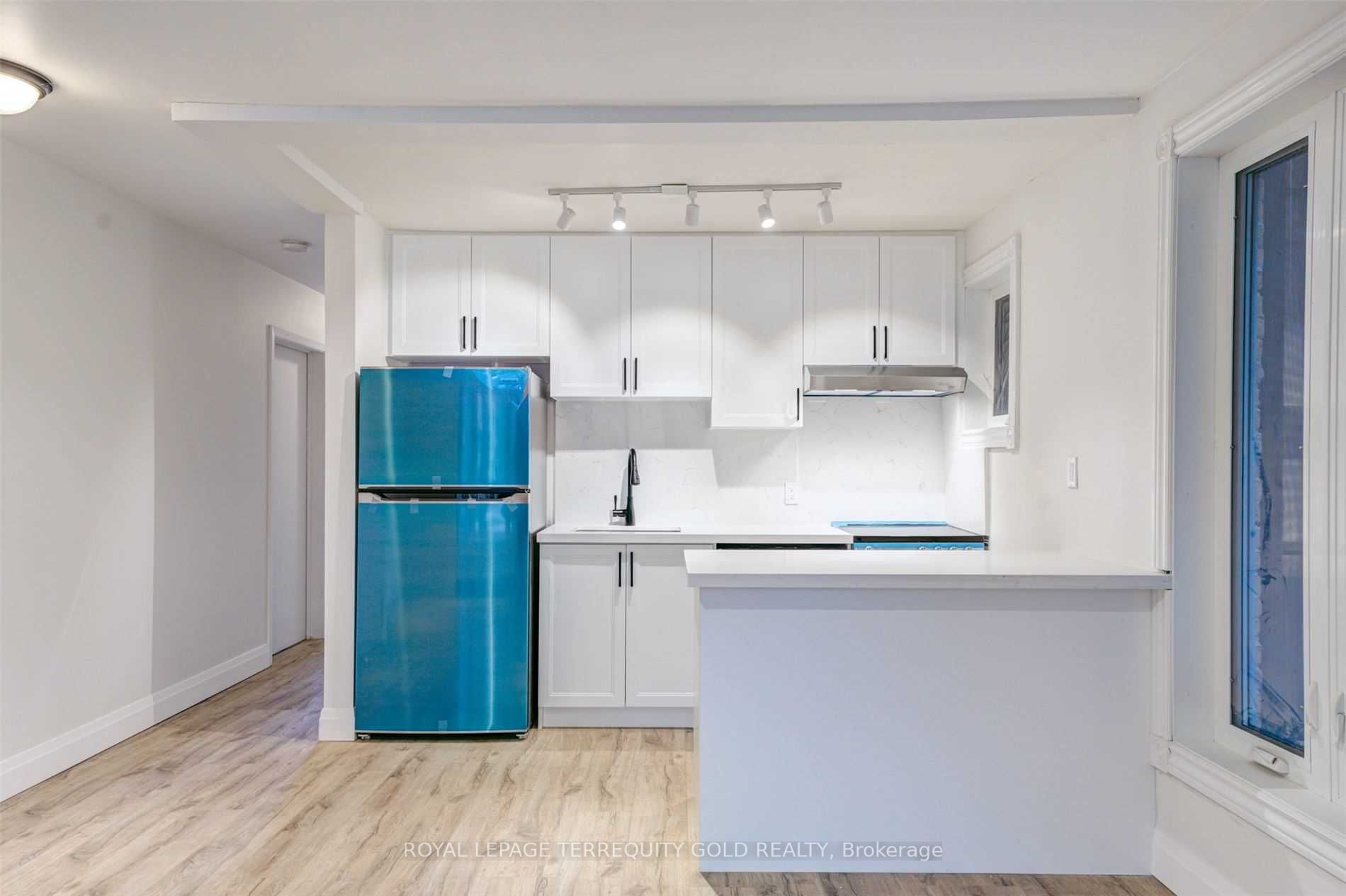 41 Summerhill Avenue #1