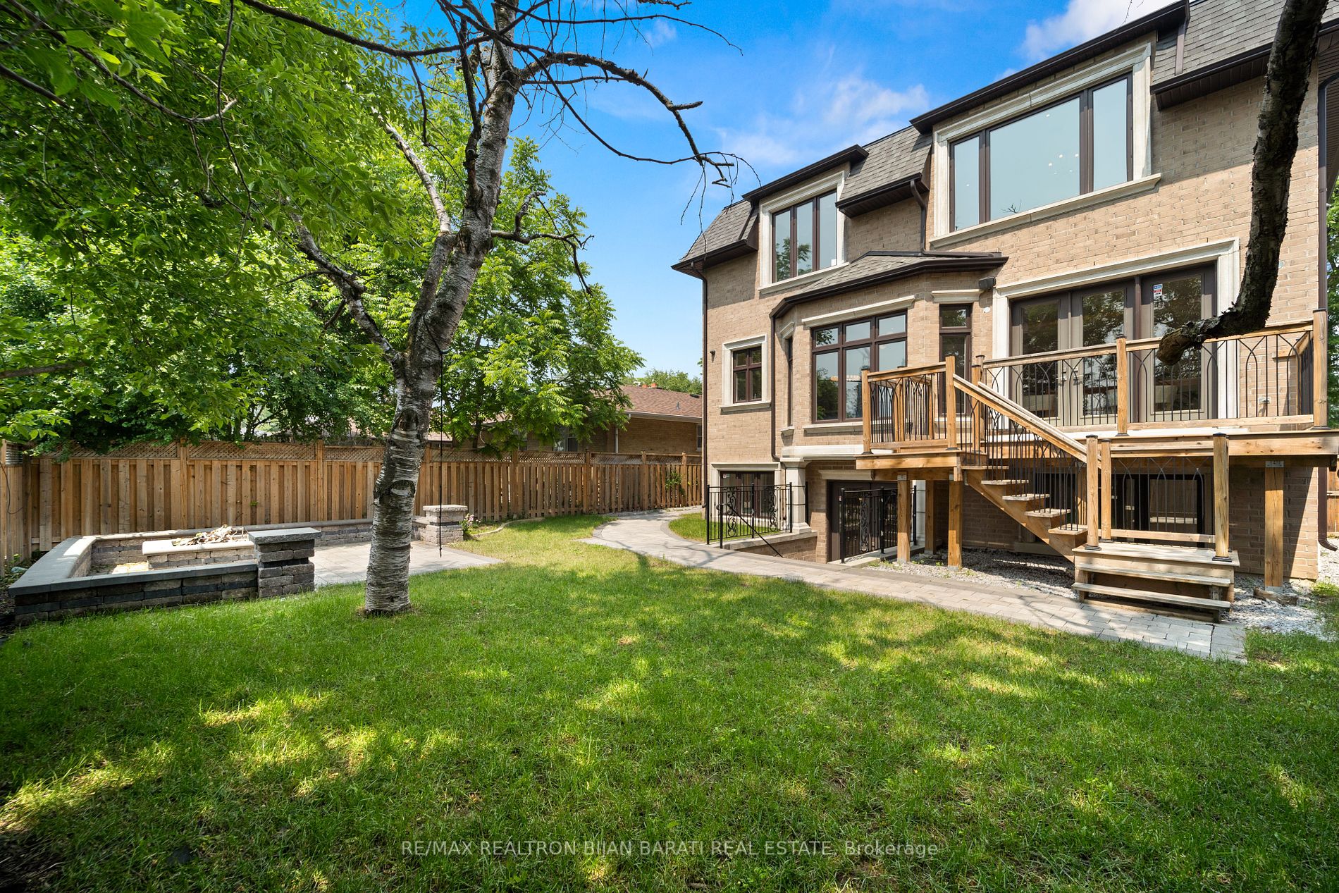 6 Harnish Crescent