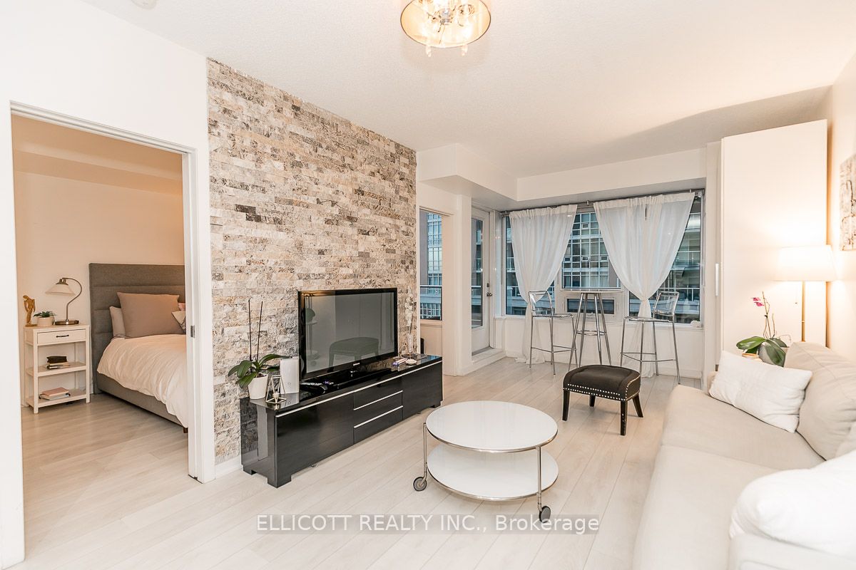 59 East Liberty St, #1006