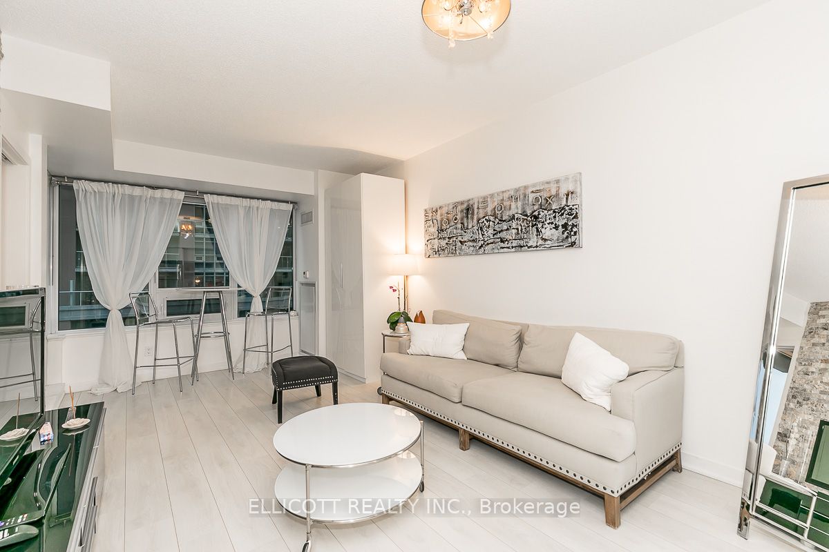 59 East Liberty St, #1006