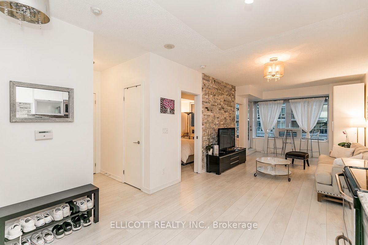 59 East Liberty St, #1006