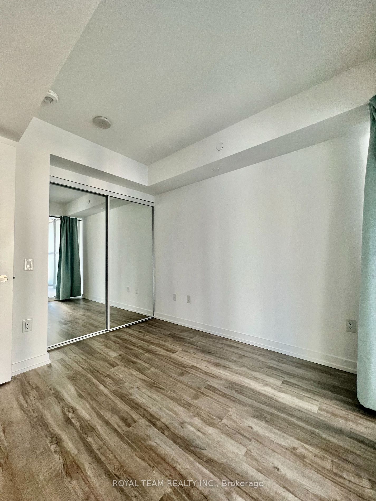 77 Shuter St, #612