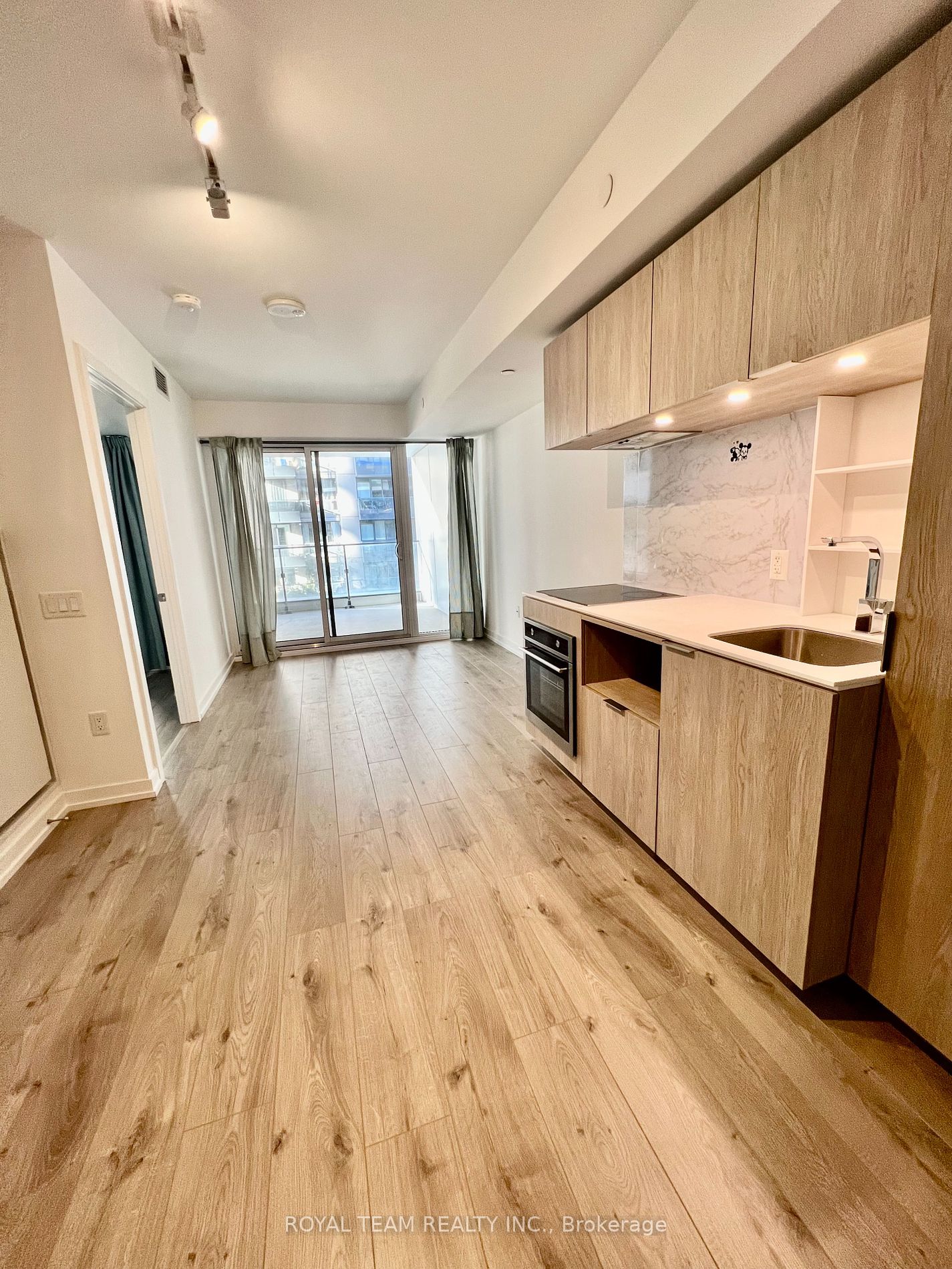77 Shuter St, #612