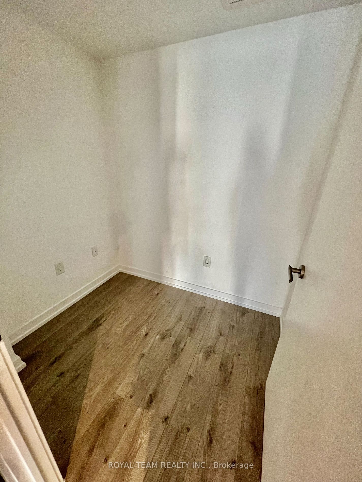 77 Shuter St, #612