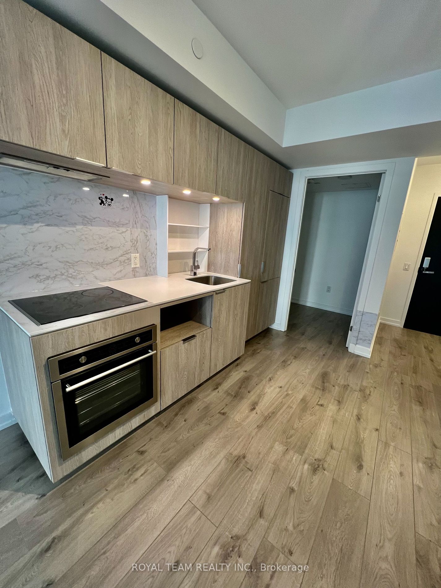 77 Shuter St, #612