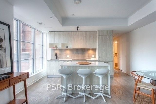 501 Adelaide Street W #401