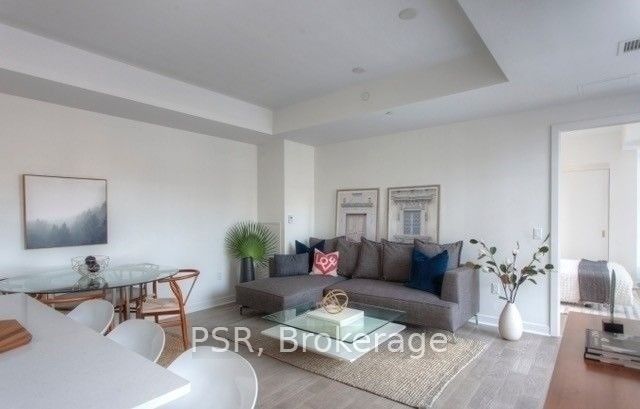 501 Adelaide Street W #401