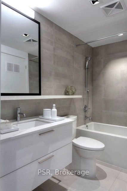 501 Adelaide Street W #401