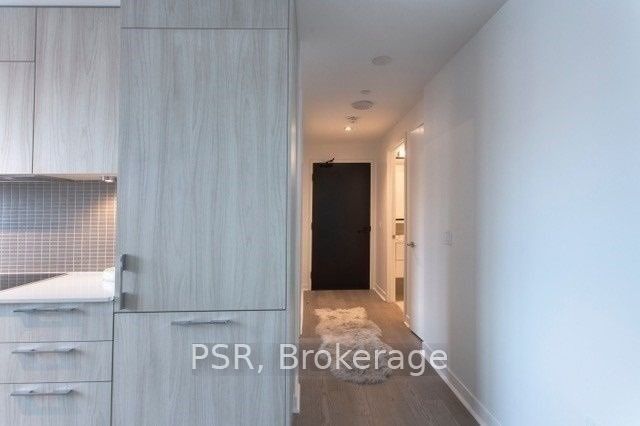 501 Adelaide Street W #401