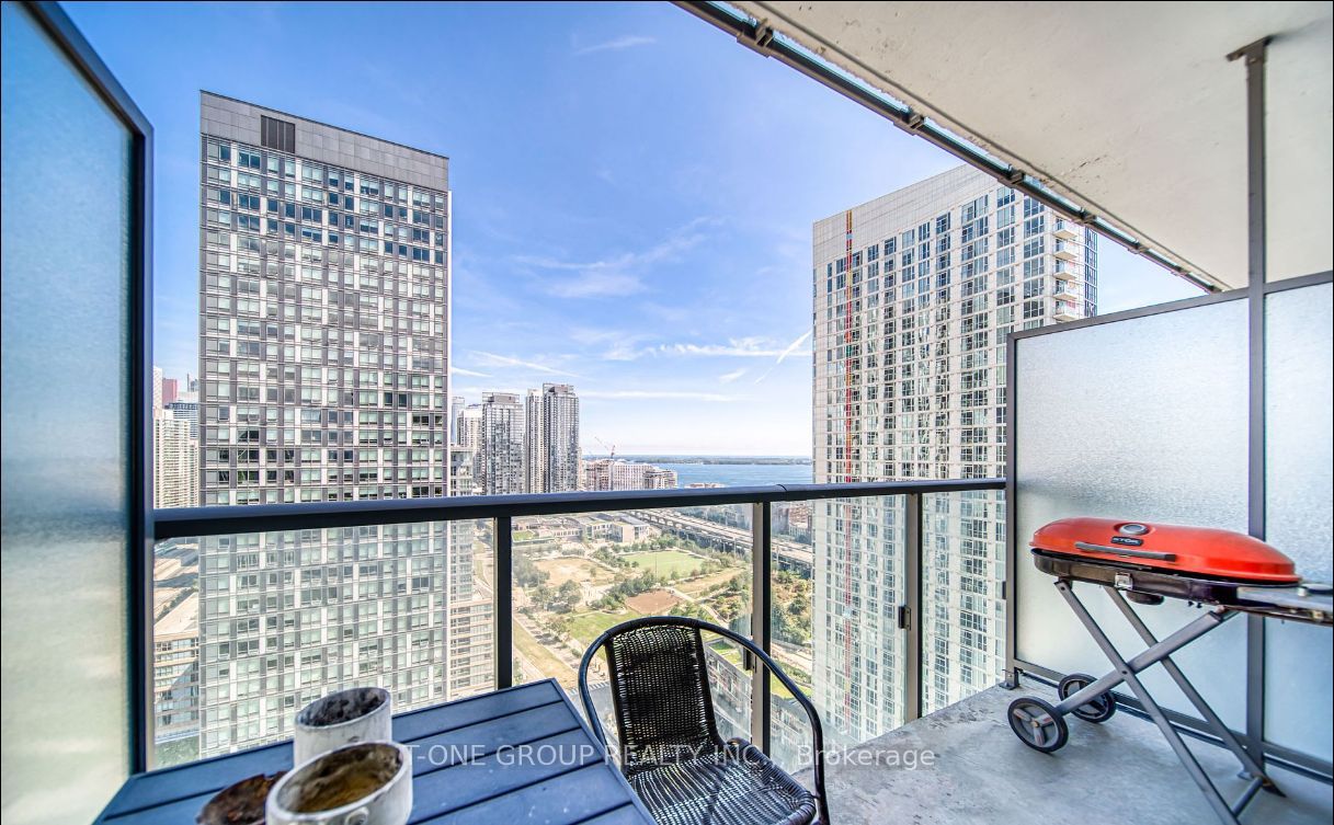 170 Fort York Blvd, #2405