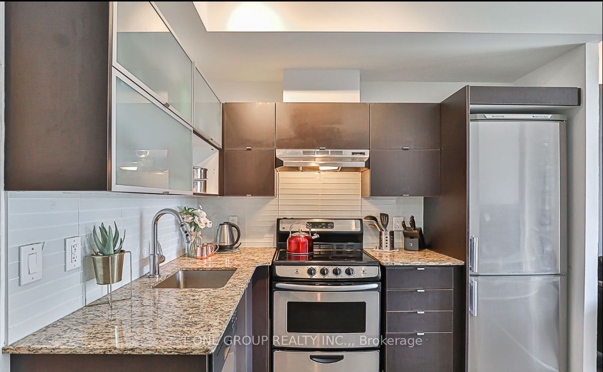 170 Fort York Blvd, #2405