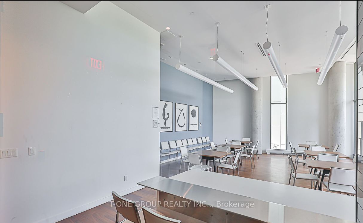 170 Fort York Blvd, #2405