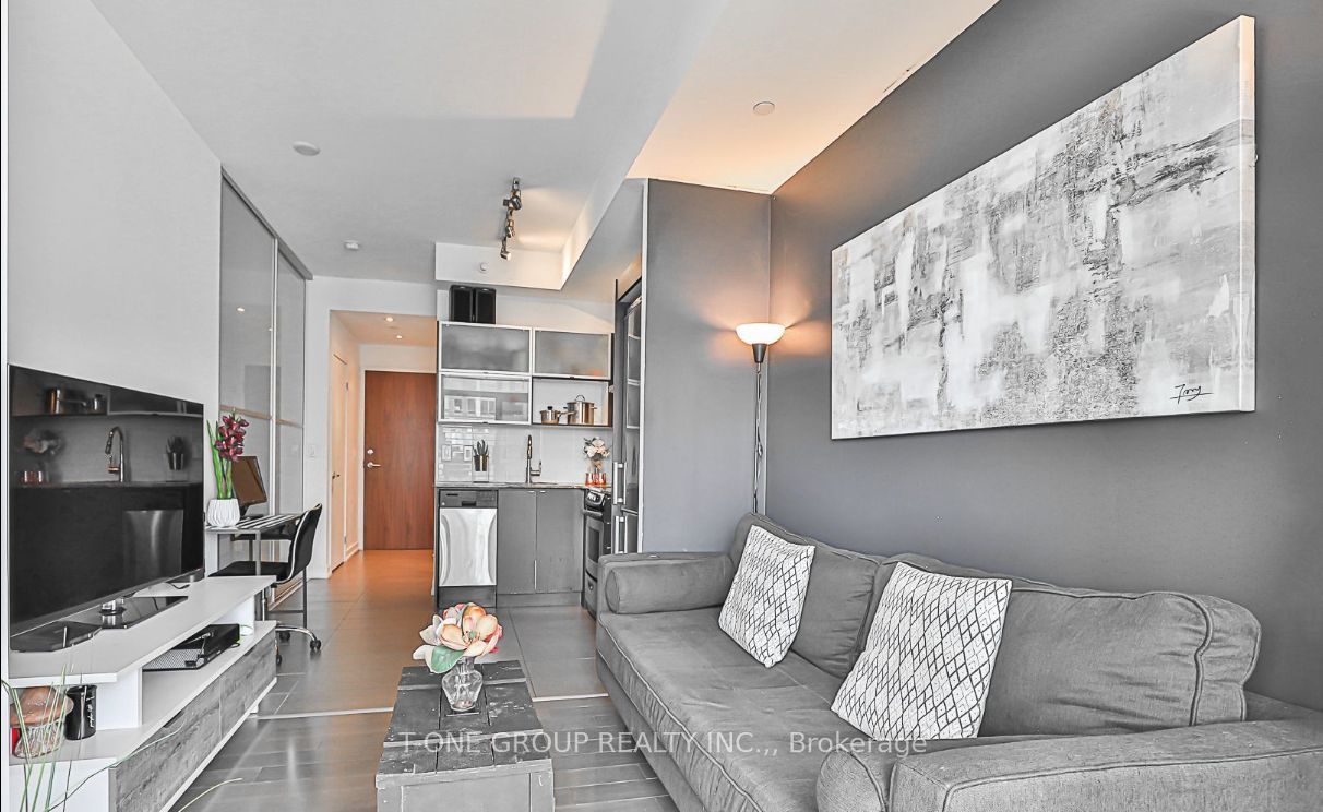 170 Fort York Blvd, #2405