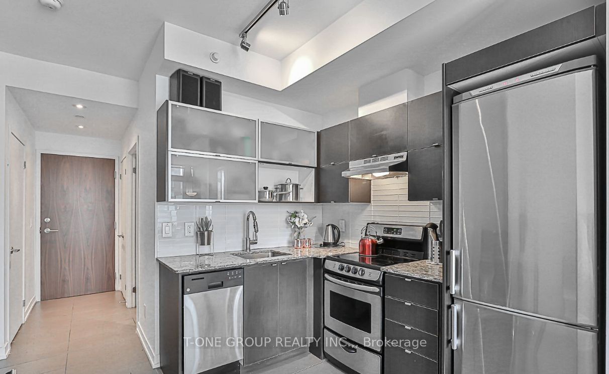 170 Fort York Blvd, #2405
