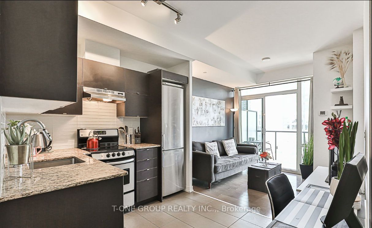 170 Fort York Blvd, #2405