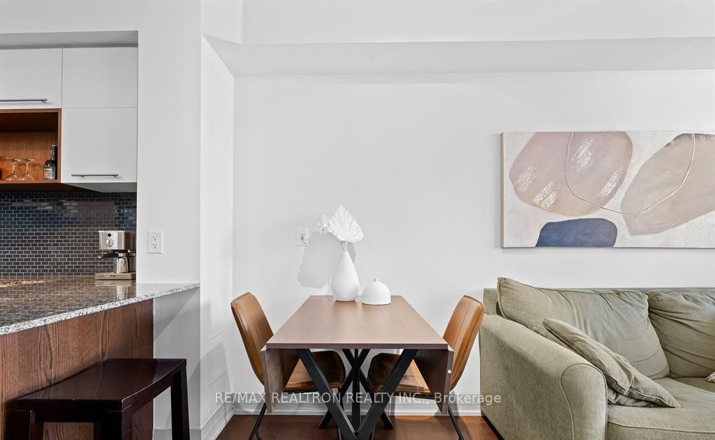 25 Carlton St, #2208
