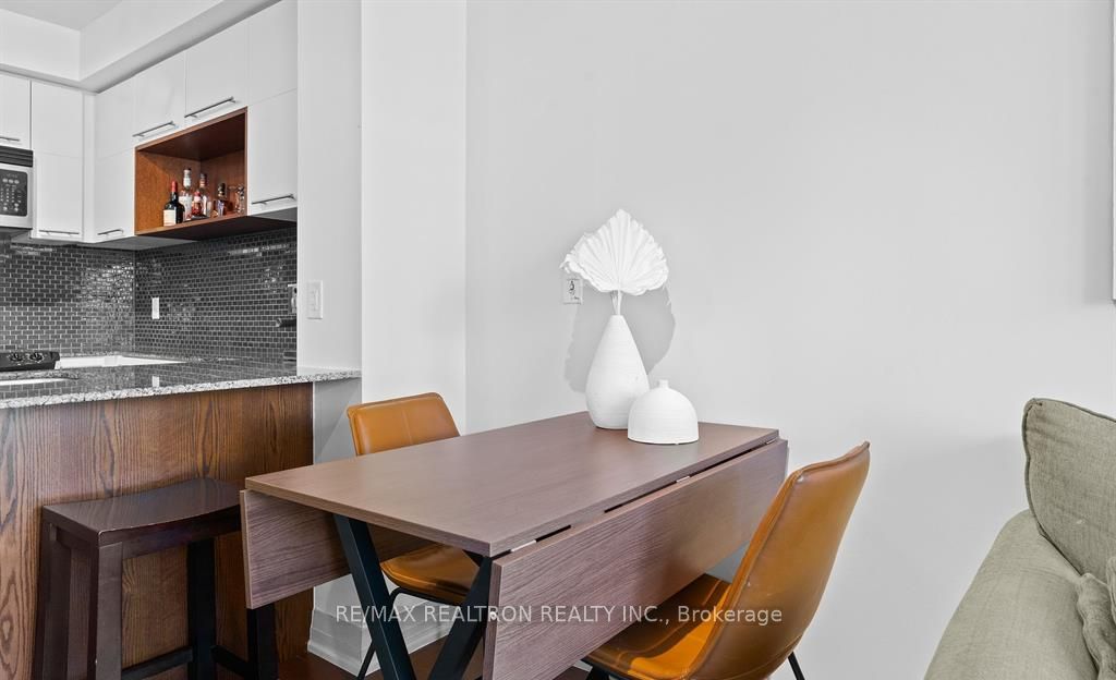 25 Carlton St, #2208